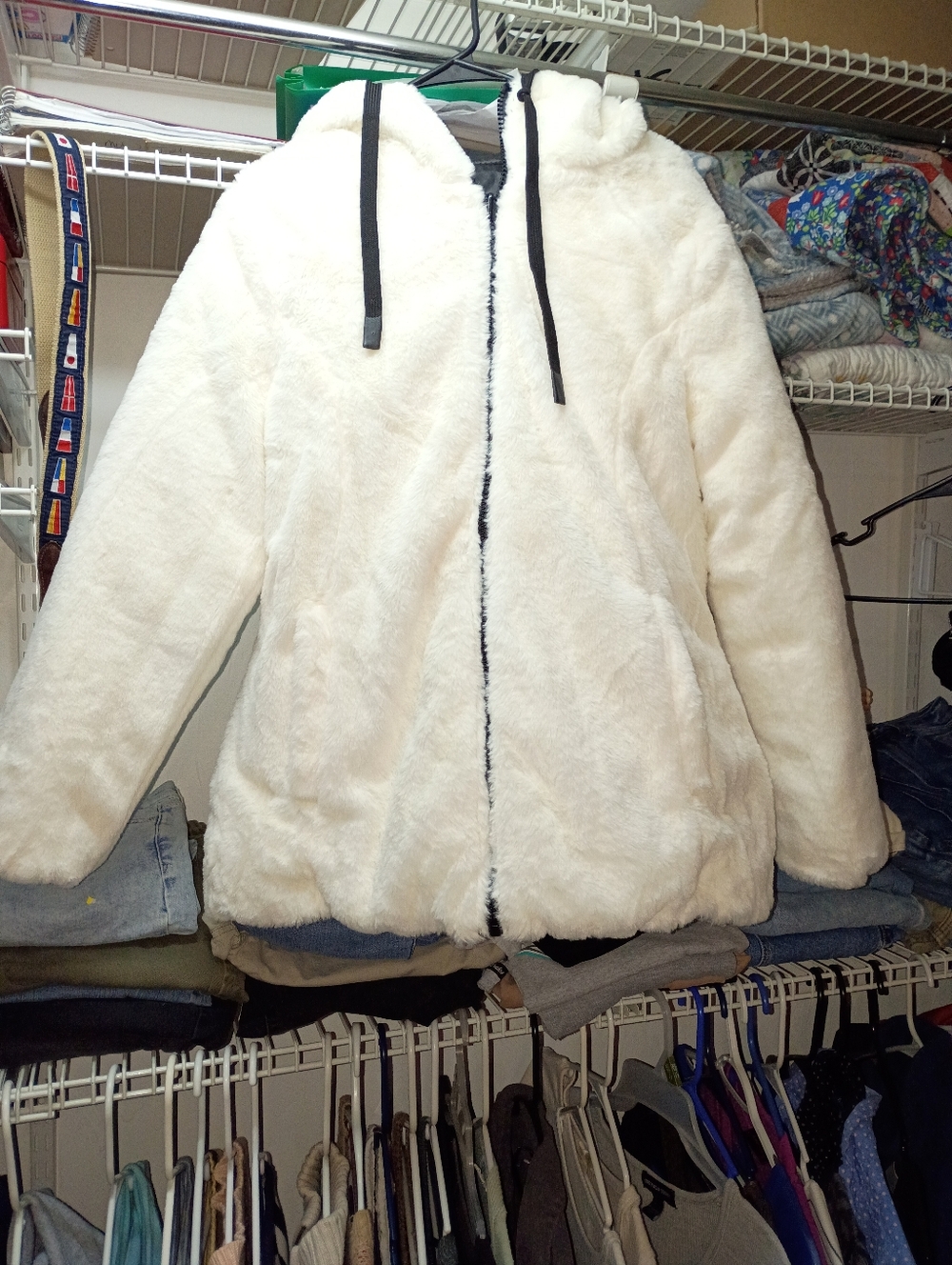 Steve Madden Black Puffer Coat with Cream Sherpa Lining REVERSABLE..  NBW....
